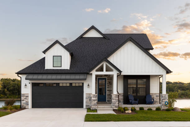 Best Roof Moss and Algae Removal  in Marietta Alderwood, WA